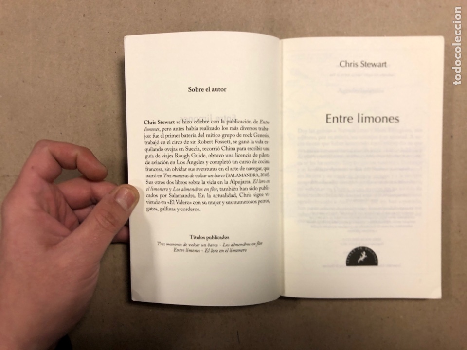 Libros de segunda mano: ENTRE LIMONES. CHRIS STEWART. EDICIONES SALAMANDRA 2013. - Foto 2