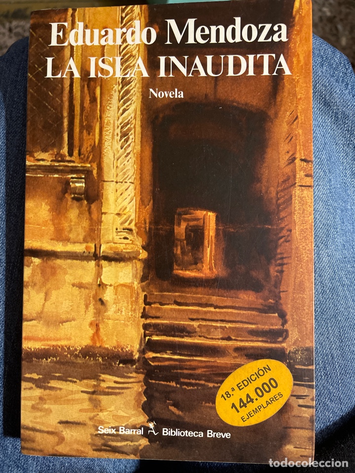 Libros de segunda mano: La isla inaudita. Eduardo Mendoza - Foto 1