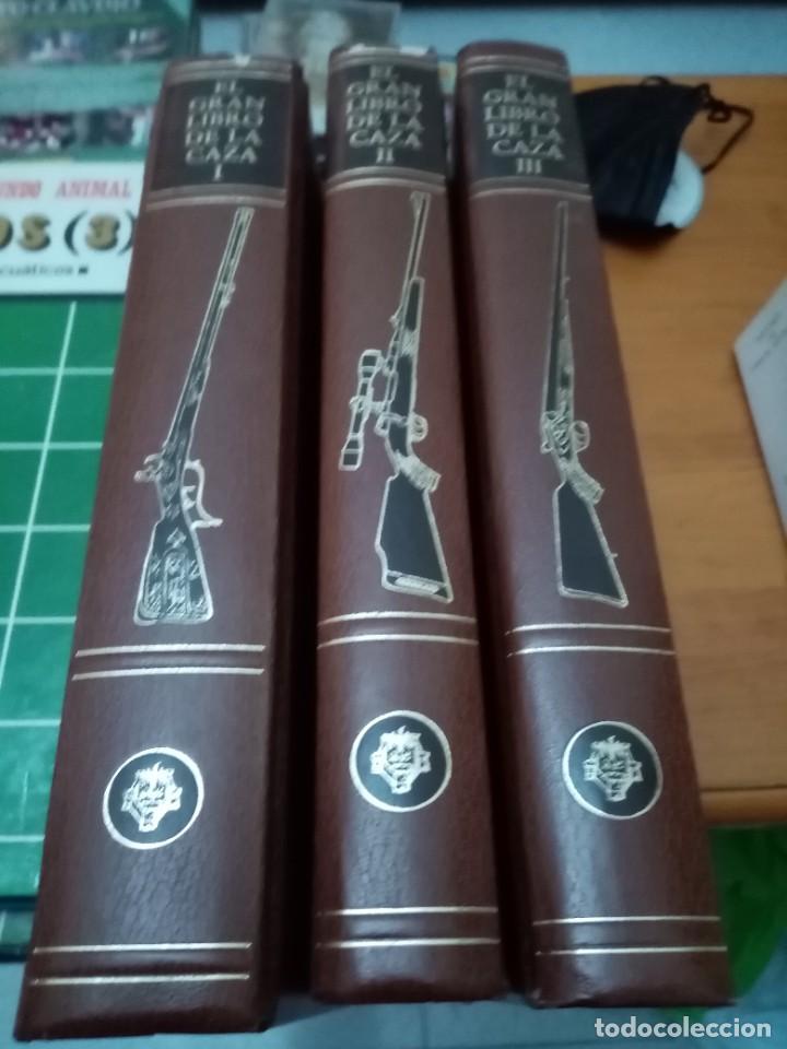 Libros de segunda mano: EL GRAN LIBRO DE LA CAZA. 3 TOMOS. EST5B4 - Foto 1