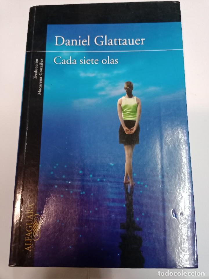 Libros de segunda mano: DANIEL GLATTAUER Cada siete olas SA8528 - Foto 1
