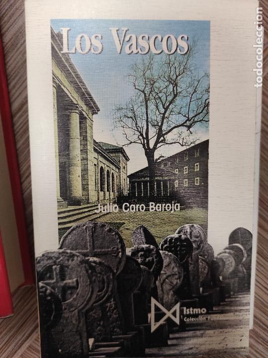 Libros de segunda mano: LOS VASCOS - CARO BAROJA, Julio - Foto 1