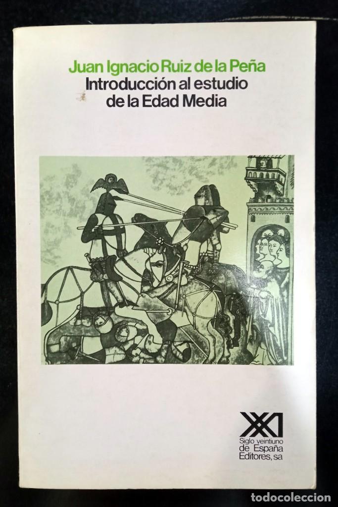 Libros de segunda mano: Introducci&oacute;n al estudio de la Edad Media, de Juan Ignacio Ruiz de la Pe&ntilde;a - Foto 1