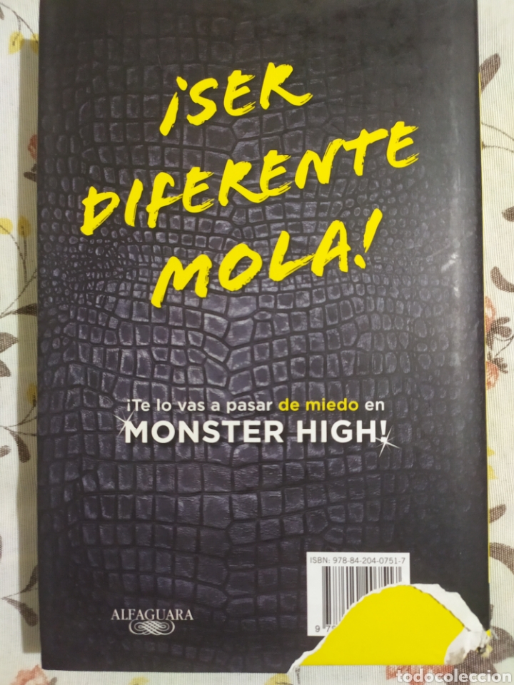 Libros de segunda mano: Monster High. Monstruos de lo m&aacute;s normales - Foto 3
