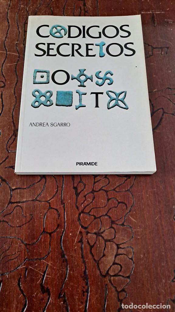Libros de segunda mano: ANDREA SGARRO - C&Oacute;DIGOS SECRETOS - EDICIONES PIR&Aacute;MIDE 1990 - Foto 1