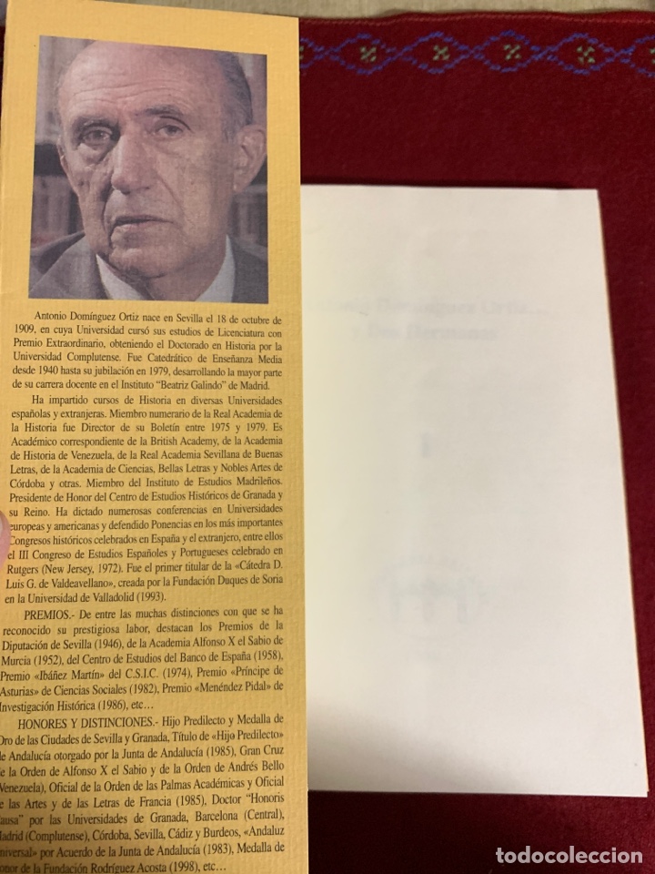 Libros de segunda mano: Antonio Dom&iacute;nguez Ortiz&hellip; y Dos Hermanas. Colecci&oacute;n Miscel&aacute;nea Oripense. - Foto 3
