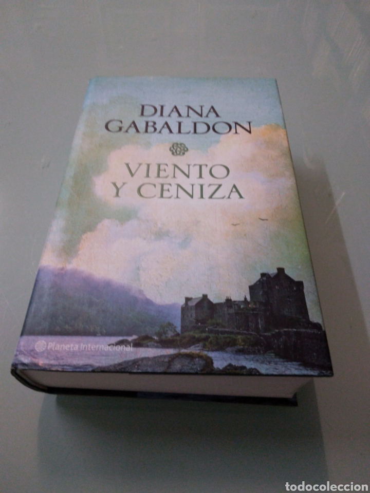Libros de segunda mano: Diana Gabaldon, Viento y ceniza,Planeta - Foto 1