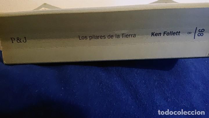Libros de segunda mano: LIBRO LOS PILARES DE LA TIERRA DE KEN FOLLETT - Foto 3