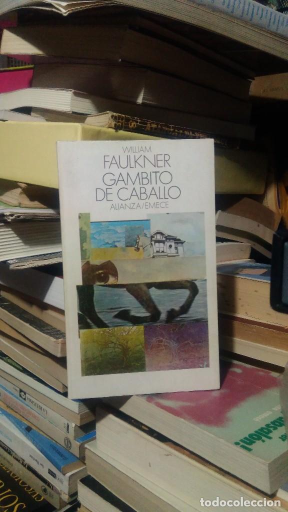 Libros de segunda mano: GAMBITO DE CABALLO, WILLIAM FAULKNER, ED. ALIANZA EMEC&Eacute; - Foto 1