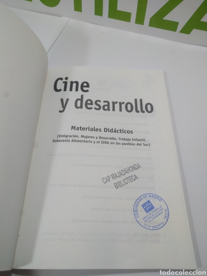 Libros de segunda mano: Cine y desarrollo. Materiales did&aacute;cticos. Editorial popular. - Foto 3