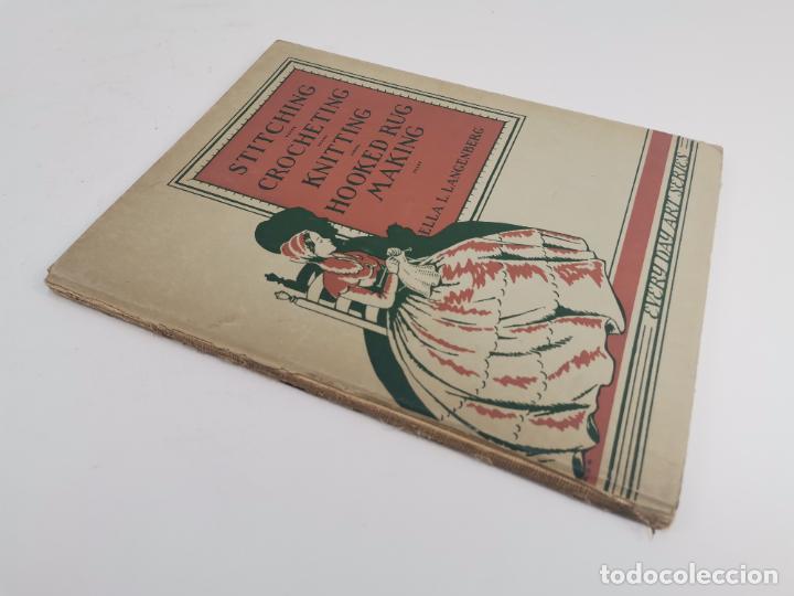 Libros de segunda mano: L-6317. STITCHING CROCHETING KNITTING HOOKED RUG MAKING. ELLA L.LANGENBERG. 1941. - Foto 2