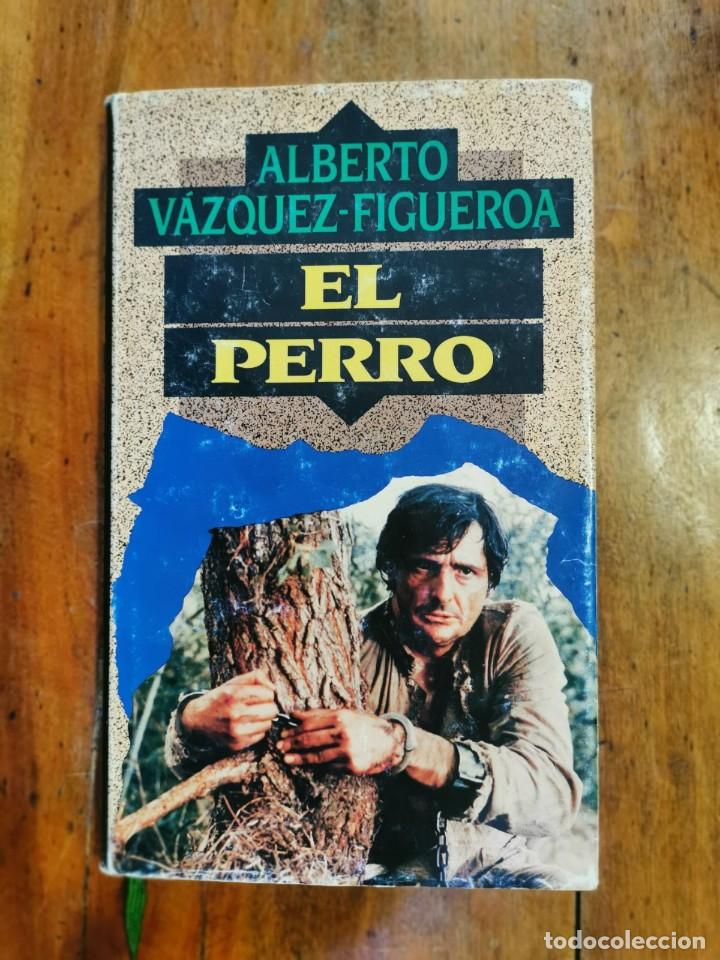 Libros de segunda mano: V&Aacute;ZQUEZ- FIGUEROA, Alberto. El perro - Foto 1