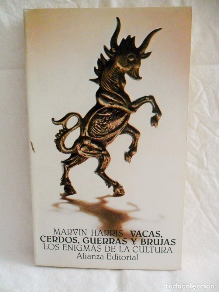 Libros de segunda mano: LIBRO E17 VACAS, CERDOS, GUERRAS Y BRUJAS . ALIANZA EDITORIAL N&ordm; 755, LIBRO DE BOLSILLO - Foto 1