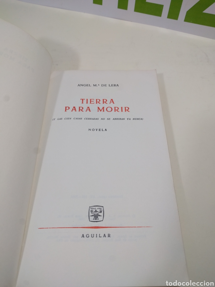 Libros de segunda mano: Tierra para morir. Aguilar. - Foto 2