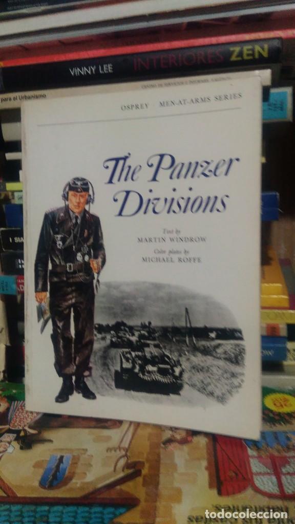 Libros de segunda mano: THE PANZER DIVISIONS, MEN AT ARMS OSPREY - Foto 1