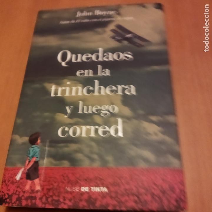 Libros de segunda mano: Quedaos en la trinchera y luego corred - Foto 1