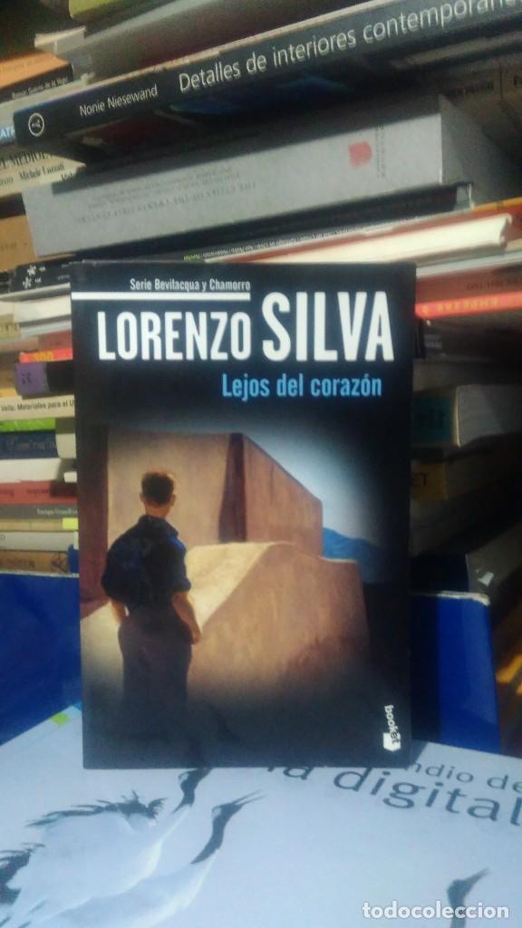 Libros de segunda mano: LEJOS DEL CORAZ&Oacute;N, LORENZO SILVA, ED. BOOKET - Foto 1