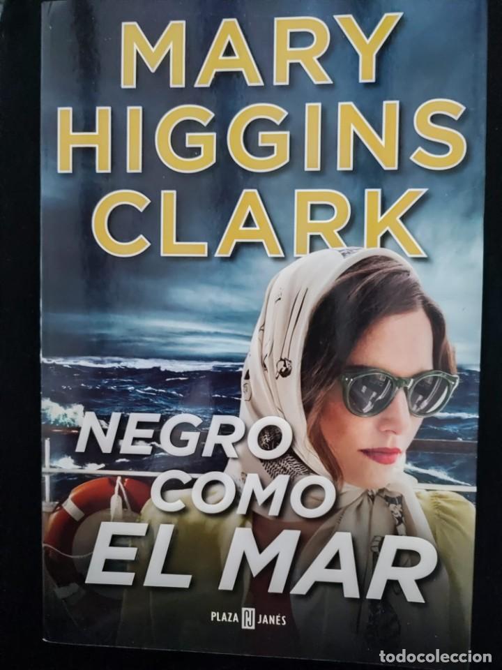 Libros de segunda mano: Negro como el mar (Mary Higgins Clark) - Foto 1