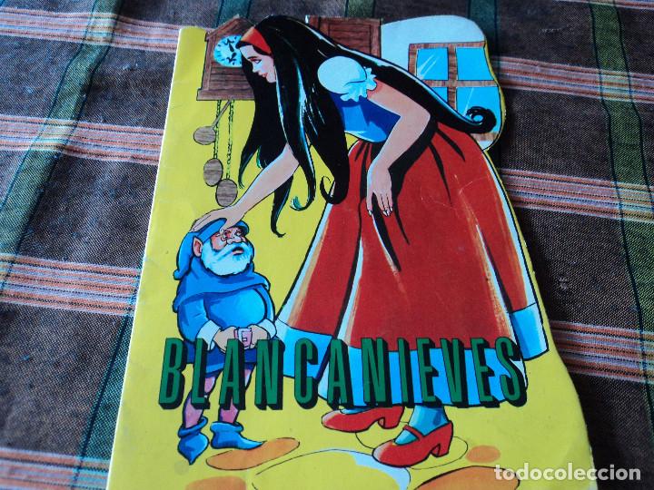 Libros de segunda mano: Blancanieves -Cuento Troquelado - Editorial Vilmar - A&ntilde;o 1971 - Foto 1