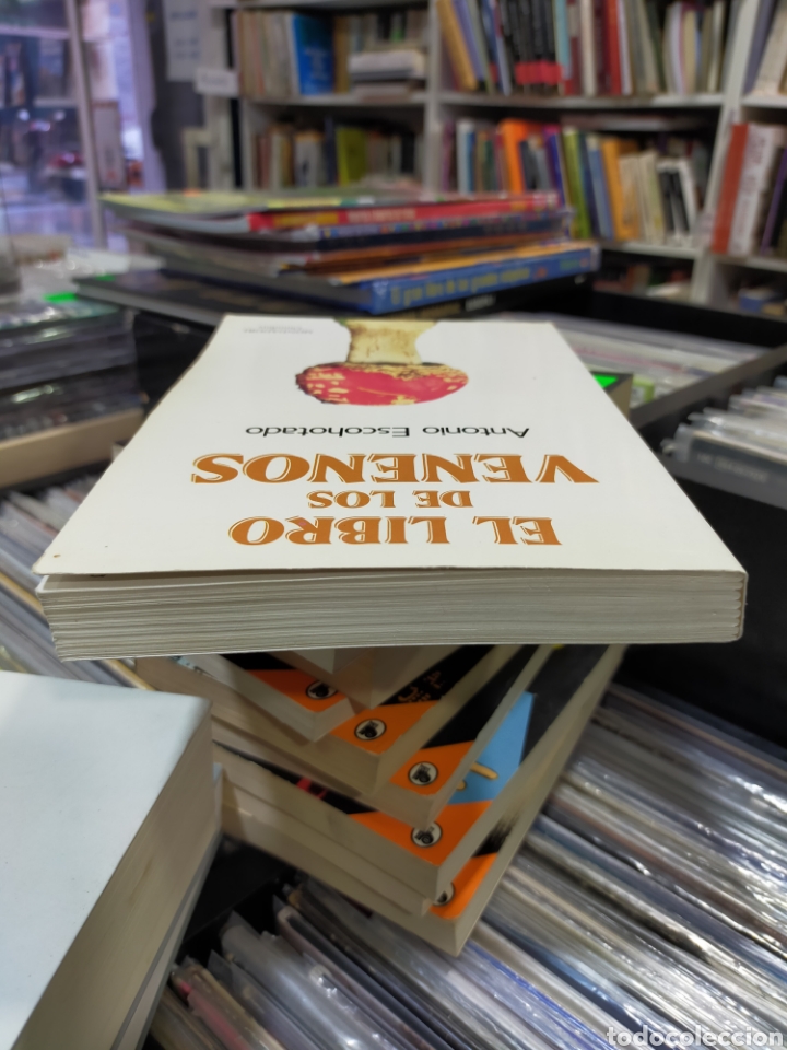 Libros de segunda mano: EL LIBRO DE LOS VENENOS - ANTONIO ESCOHOTADO - Foto 5