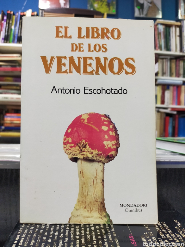 Libros de segunda mano: EL LIBRO DE LOS VENENOS - ANTONIO ESCOHOTADO - Foto 1