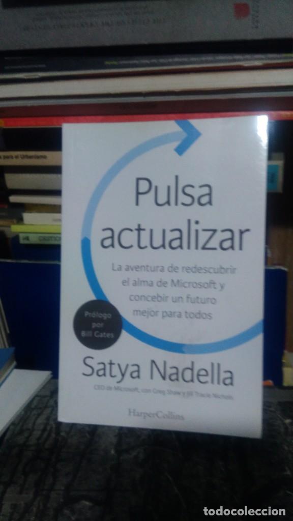 Libros de segunda mano: PULSA ACTUALIZAR, SATYA NADELLA, ED. HARPER COLLINS - Foto 1