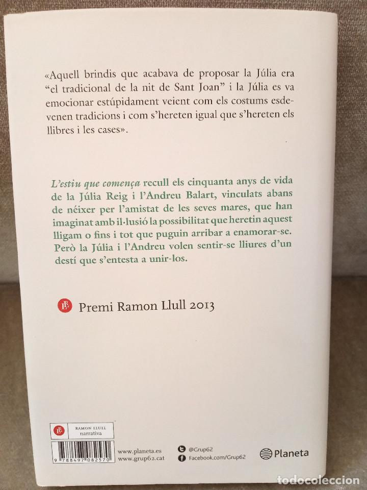Libros de segunda mano: S&Iacute;LVIA SOLER - LESTIU QUE COMEN&Ccedil;A - PLANETA, 2013 - 1&ordf; ED. - EN CATAL&Agrave; - BON EXEMPLAR - Foto 3