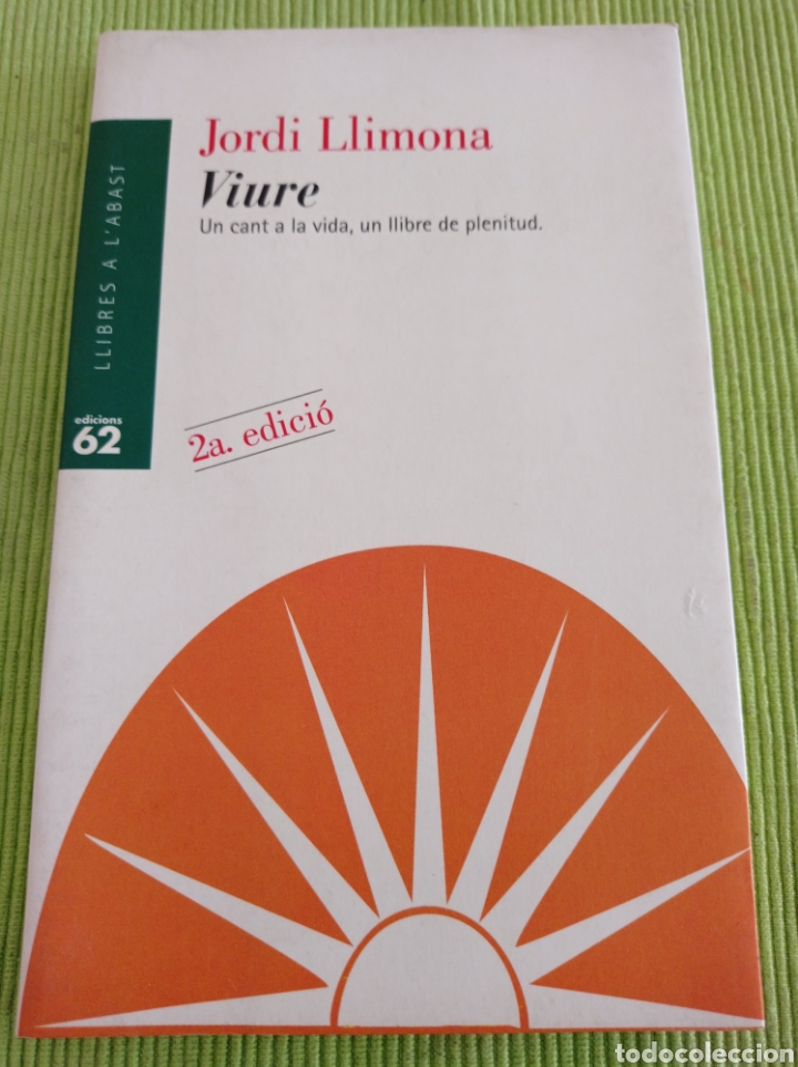 Libros de segunda mano: Viure un cant a la vida, un llibre de plenitud - Foto 1