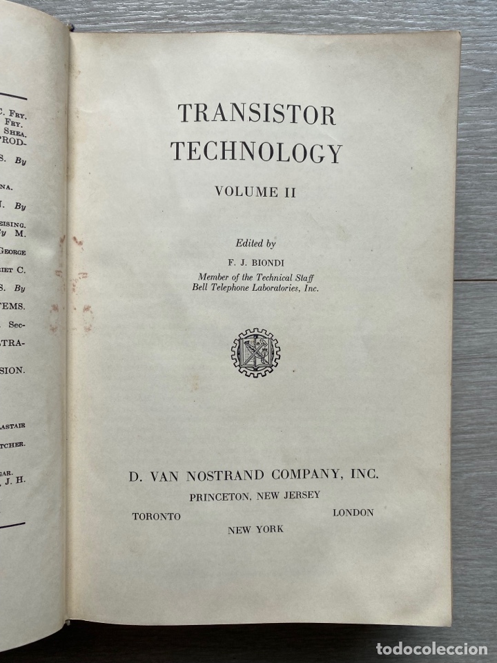 Libros de segunda mano: Transistor Technology. Volume II / Biondi. 1958 - Foto 1