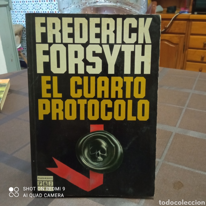 Libros de segunda mano: El cuarto protocolo editorial plaza y Janes. - Foto 1