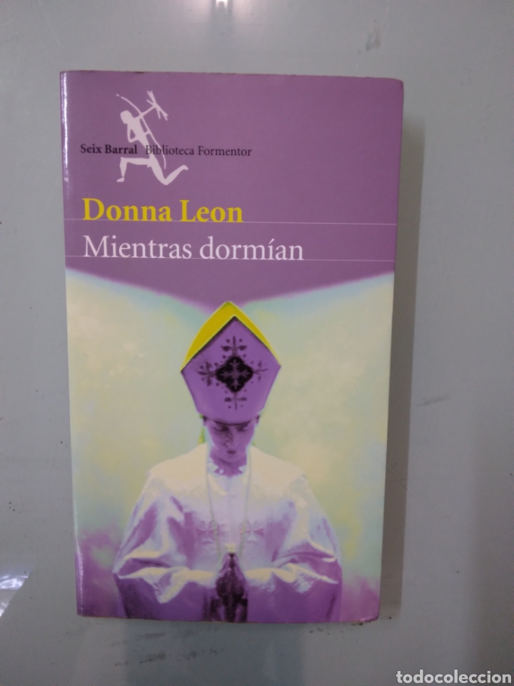 Libros de segunda mano: Donald Leon, Mientras dorm&iacute;an, Seix Barral - Foto 1