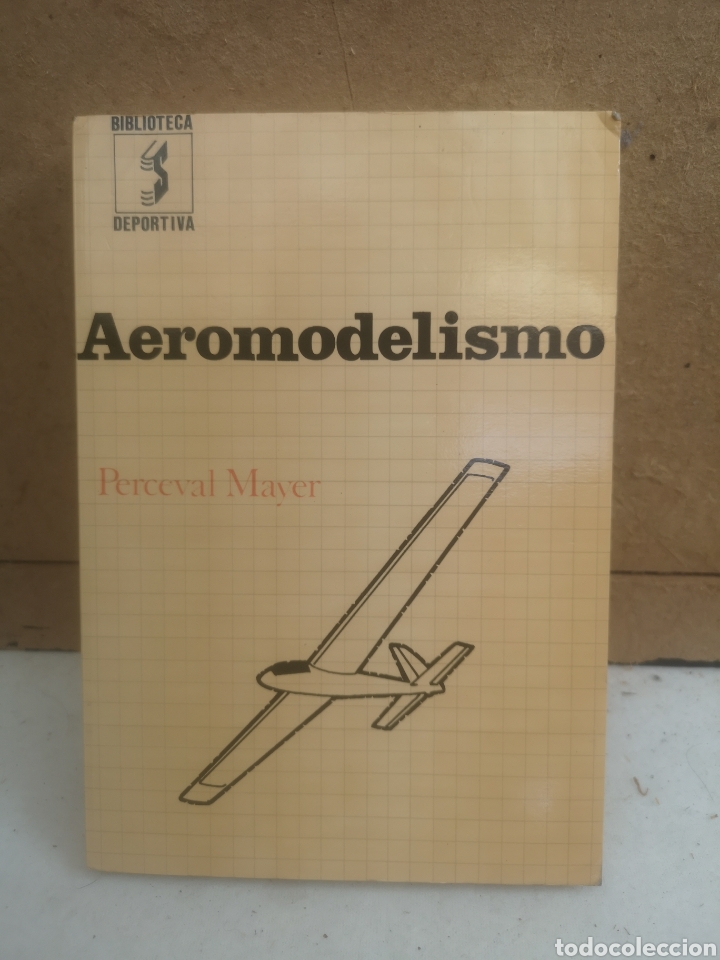 Libros de segunda mano: AEROMODELISMO - MANUAL DEL CONSTRUCTOR AFICINADO - AVIONES - COMETAS - PERCEVAL MAYER - Foto 1