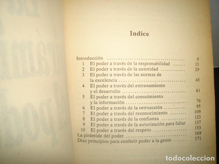 Libros de segunda mano: 8- LA PIR&Aacute;MIDE DEL PODER. C&Oacute;MO OBTENER PODER CEDI&Eacute;NDOLO - DIANE TRACY - Foto 4