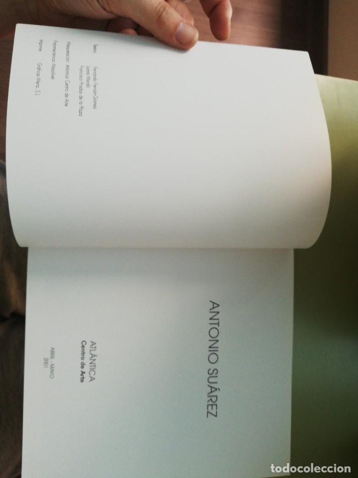 Libros de segunda mano: Antonio Su&aacute;rez. Atl&aacute;ntica Centro de Arte. 2001 - Foto 2