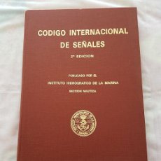 Libros de segunda mano: CODIGO INTERNACIONAL DE SEÑALES MARINA. Lote 344802143