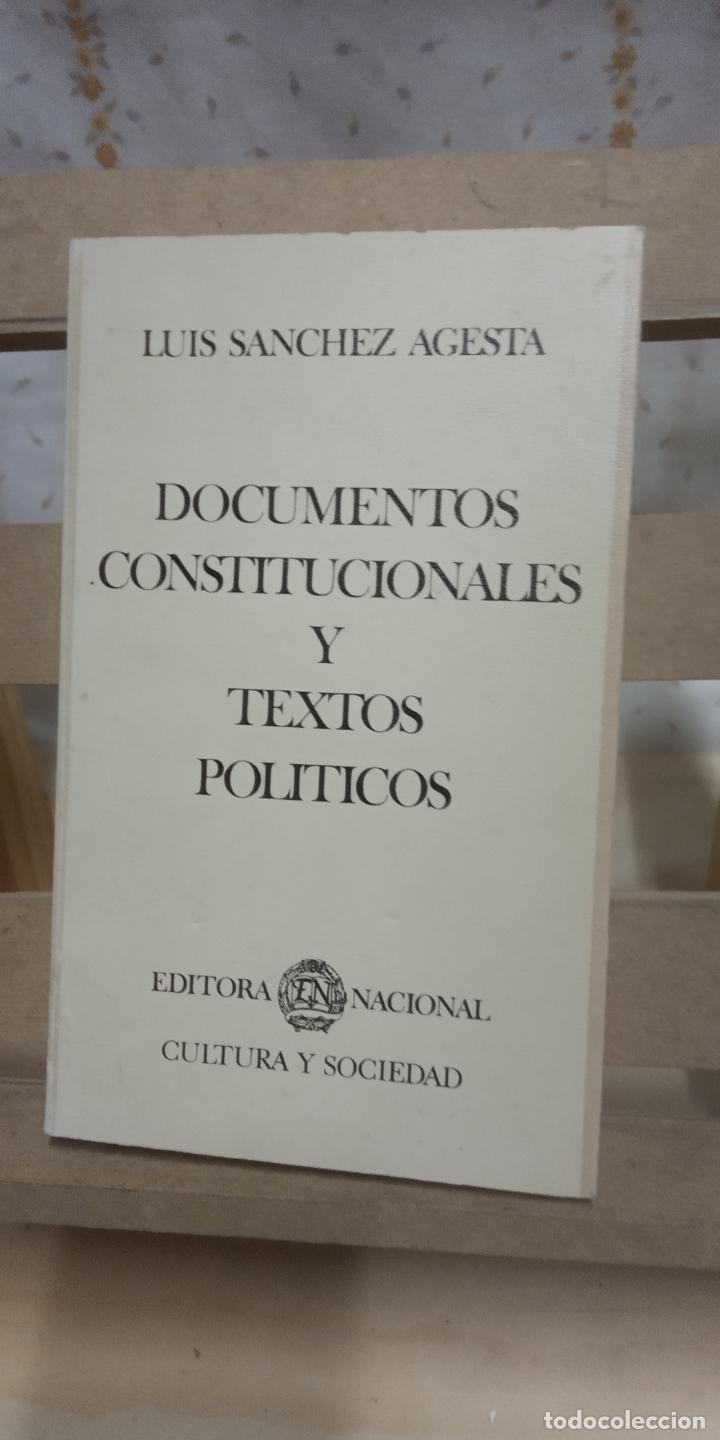 Libros de segunda mano: DOCUMENTOS CONSTITUCIONALES Y TEXTOS POL&Iacute;TICOS. LUIS S&Aacute;NCHEZ AGESTA. EDITORA NACIONAL - Foto 1