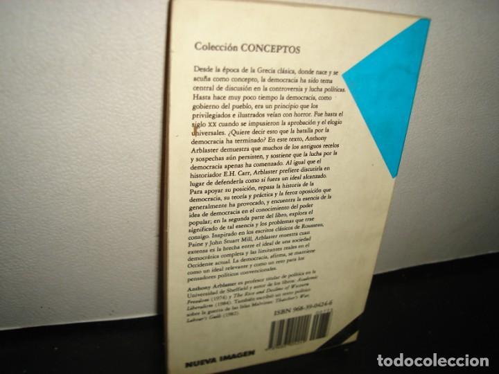Libros de segunda mano: 10- DEMOCRACIA - ANTHONY ARBLASTER - Foto 3