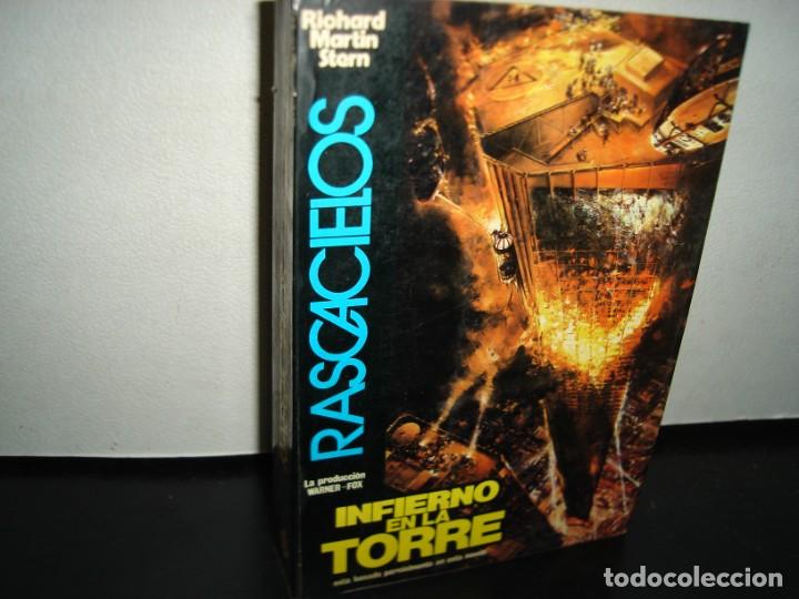 Libros de segunda mano: 11- RASCACIELOS - RICHARD MARTIN STERN - Foto 1