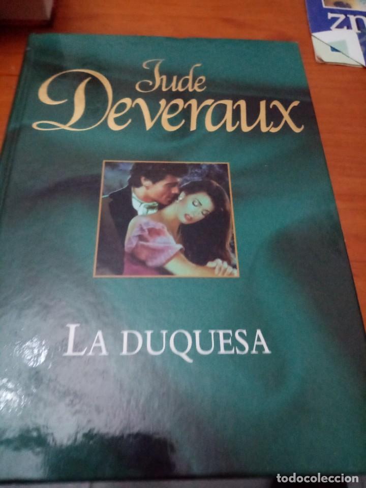 Libros de segunda mano: LA DUQUESA. JUDE DEVERAUX. EST28B4 - Foto 1