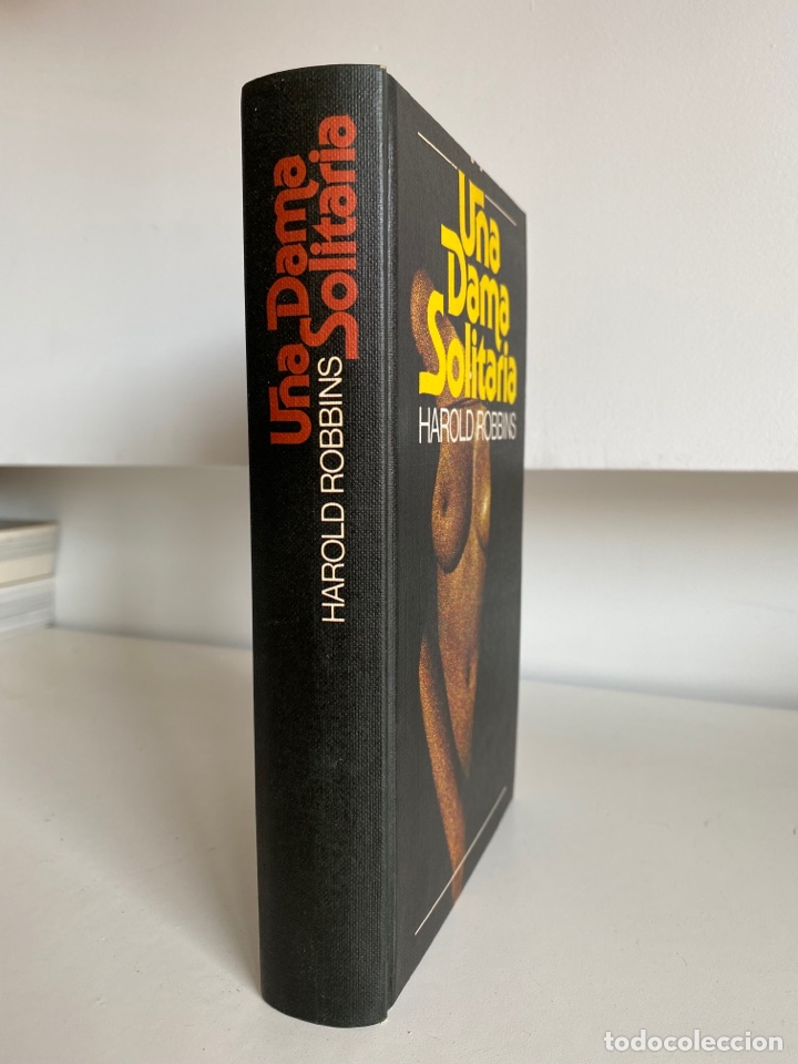 Libros de segunda mano: UNA DAMA SOLITARIA. HAROLD ROBBINS. CIRCULO DE LECTORES. 1976. - Foto 2