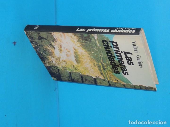 Libros de segunda mano: LAS PRIMERAS CIUDADES.- VALERI GULI&Aacute;EV - Foto 2