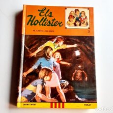 Libros de segunda mano: 1982 ELS HOLLISTER AL CASTELL DE ROCA - 15 X 22.CM. Lote 346502048