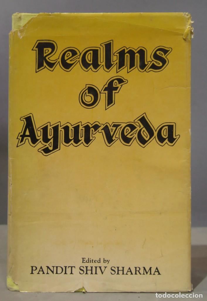 Libros de segunda mano: REALMS OF AYURVEDA. SHIV SHARMA - Foto 1