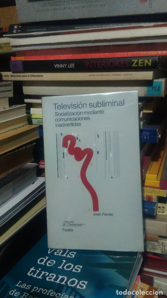 Libros de segunda mano: TELEVISI&Oacute;N SUBLIMINAL, JOAN FERR&Eacute;S, ED. PAID&Oacute;S - Foto 1