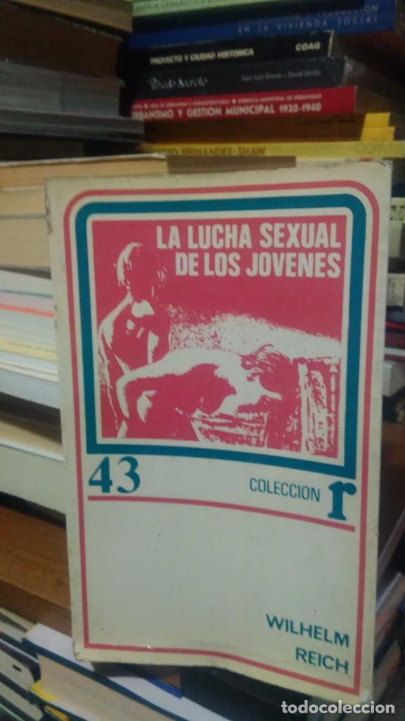 Libros de segunda mano: LA LUCHA SEXUAL DE LOS JOVENES, WILHELM REICH, ED. ROCA - Foto 1