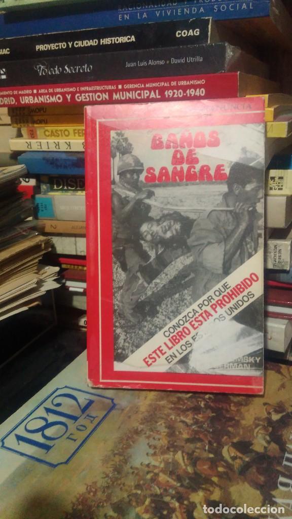 Libros de segunda mano: BA&Ntilde;OS DE SANGRE, NOAM CHOMSKY y E.S. HERMAN, ED. A.Q. - Foto 1