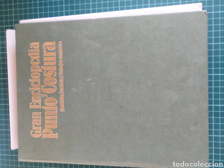 Libros de segunda mano: Curso f&eacute;mina de corte y confecci&oacute;n CCC - Foto 1