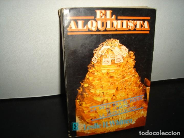 Libros de segunda mano: 21- EL ALQUIMISTA - LESLIE H. WHITTEN - Foto 1