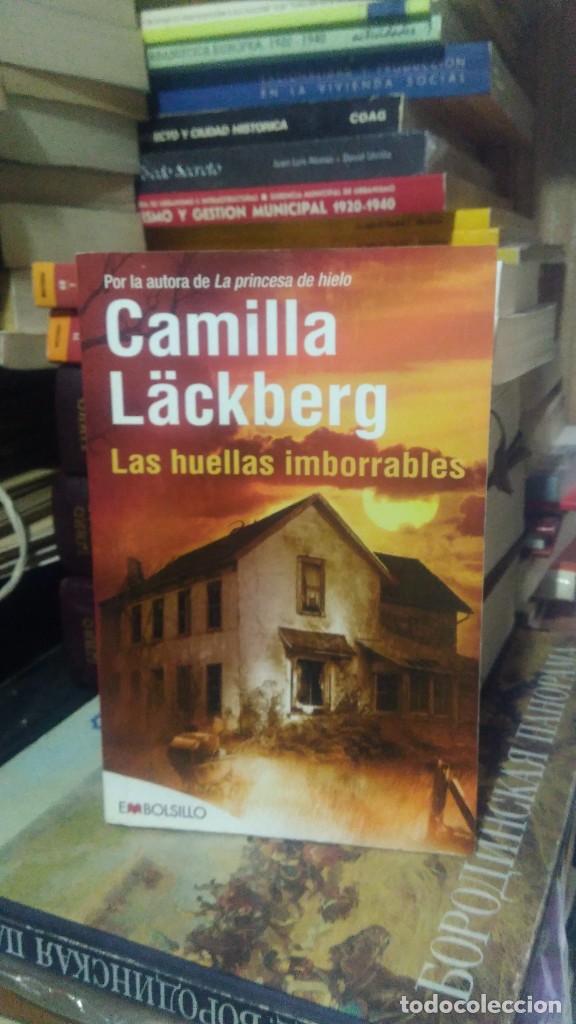 Libros de segunda mano: LAS HUELLAS IMBORRABLES, CAMILLA L&Auml;CKBERG, ED. BOLSILLO - Foto 1