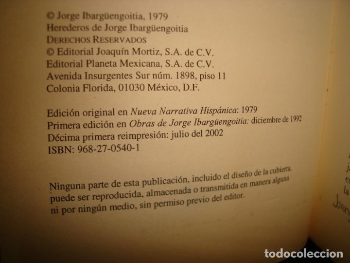 Libros de segunda mano: 23- Dos Cr&iacute;menes - Jorge Ibarg&uuml;engoitia - Joaqu&iacute;n Mortiz, 2002 - Foto 4