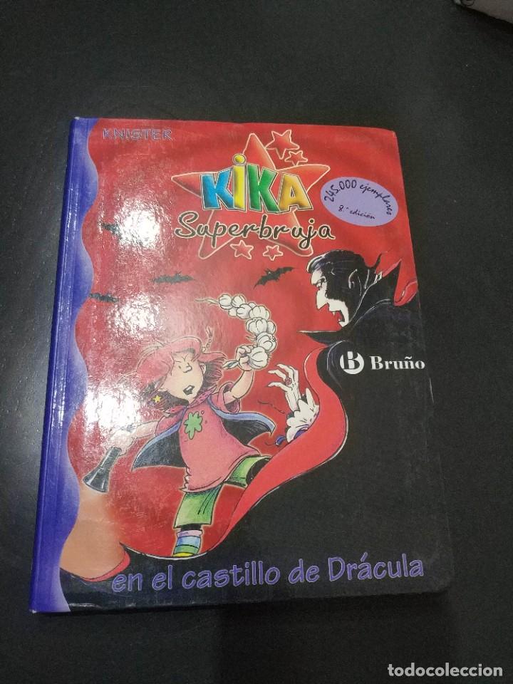Libros de segunda mano: KIKA SUPERBRUJA EN EL CASTILLO DE DRACULA - Foto 1